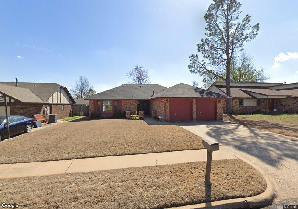 1204 N Patterson Dr, Moore, OK 73160 - photo 1