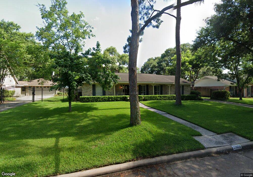 13806 Kingsride Ln, Houston, TX 77079 - photo 1