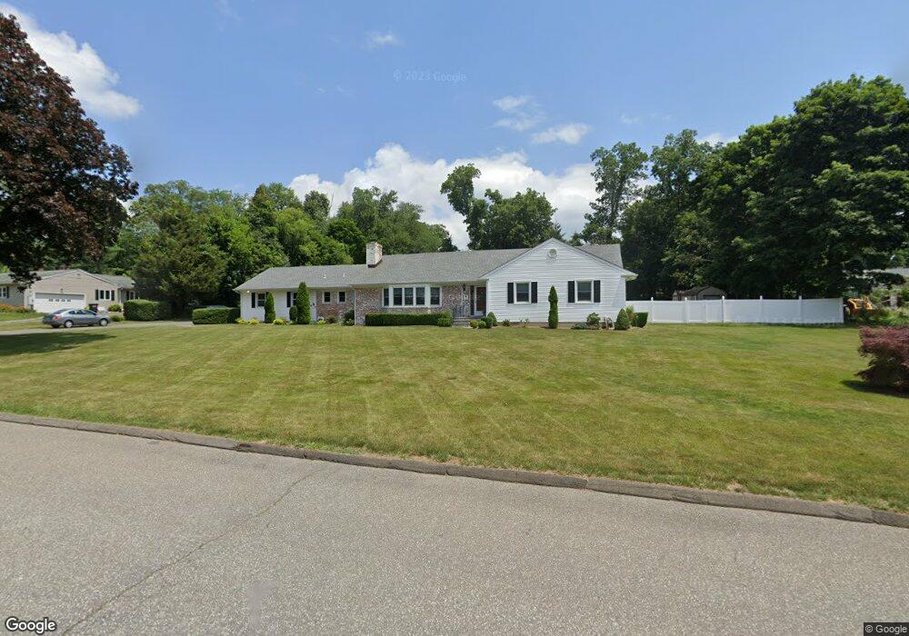 8 Jeanne Ct, Stamford, CT 06903 - photo 1