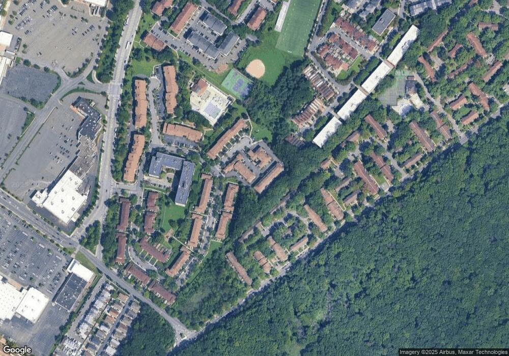 24 Gregory Ln unit 152, Staten Island, NY 10314 - photo 1