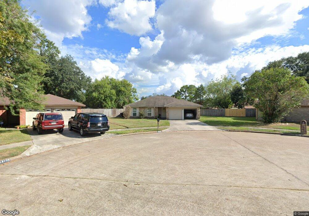 14102 Sandy Point Ln, Houston, TX 77066 - photo 1