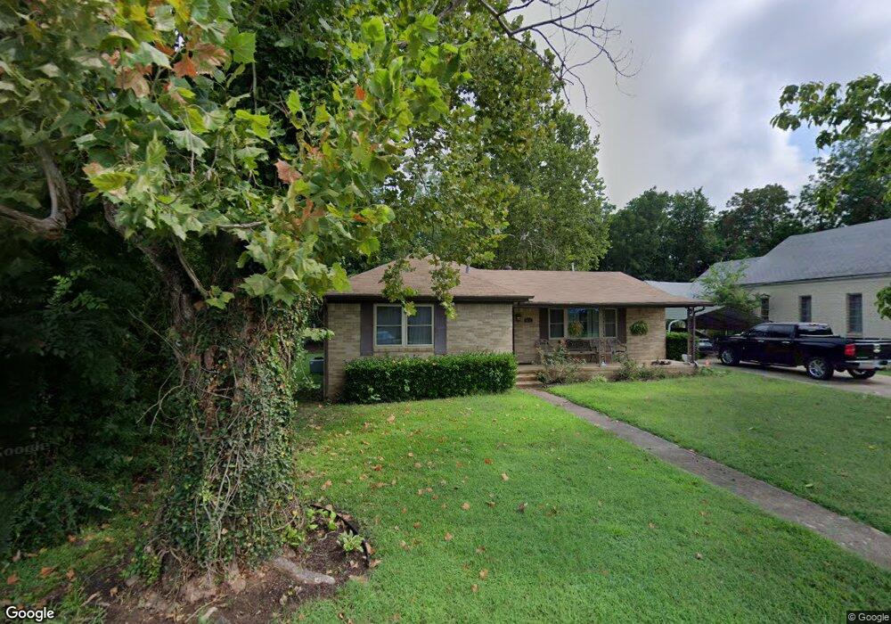 114 W Lowery St, Hugo, OK 74743 - photo 1