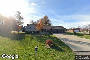 402 Zuroweste St, Bartelso, IL 62218