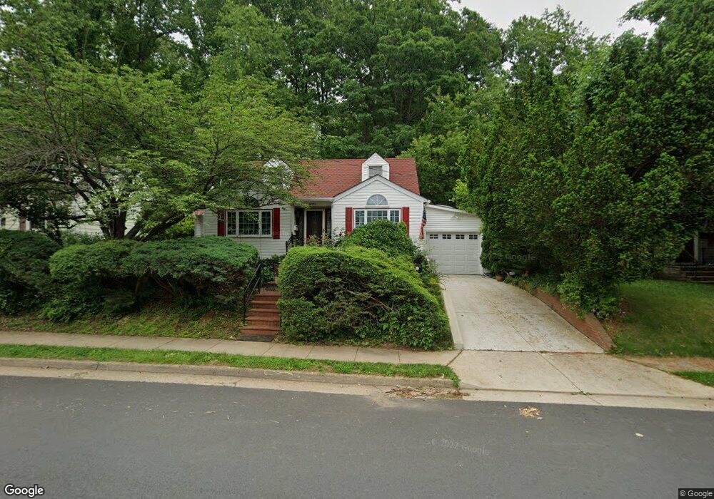 4111 Maple St, Fairfax, VA 22030 - photo 1