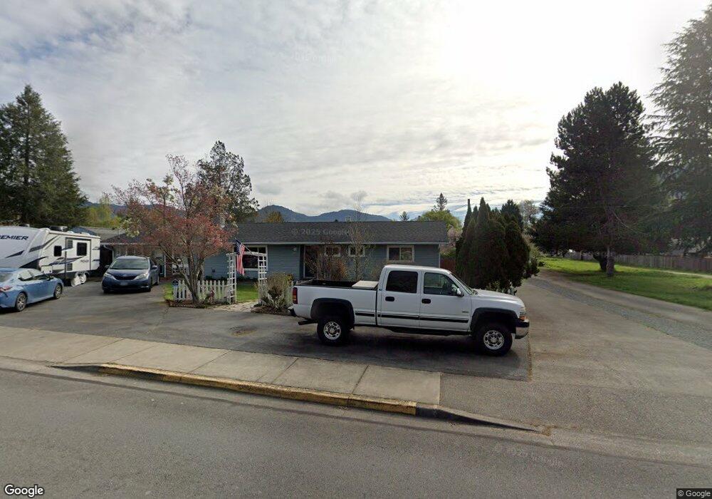 1133 SE Rogue Dr, Grants Pass, OR 97526 - photo 1