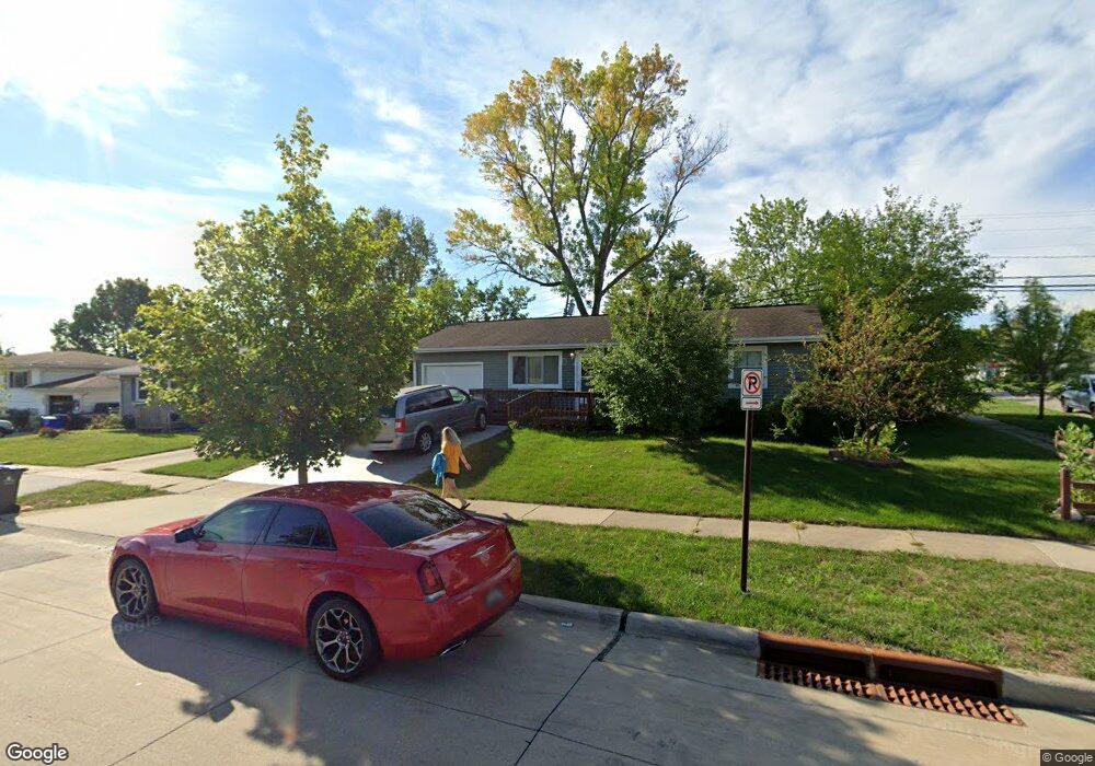 4441 Midway Dr NW, Cedar Rapids, IA 52405 - photo 1