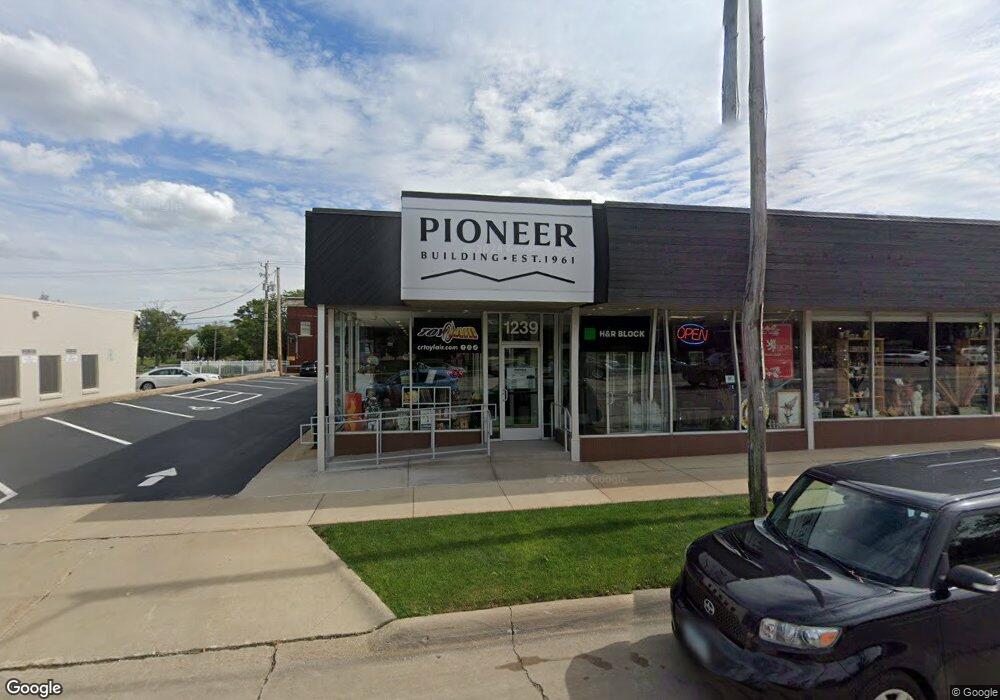 1239 1st Ave SE, Cedar Rapids, IA 52402 - photo 1