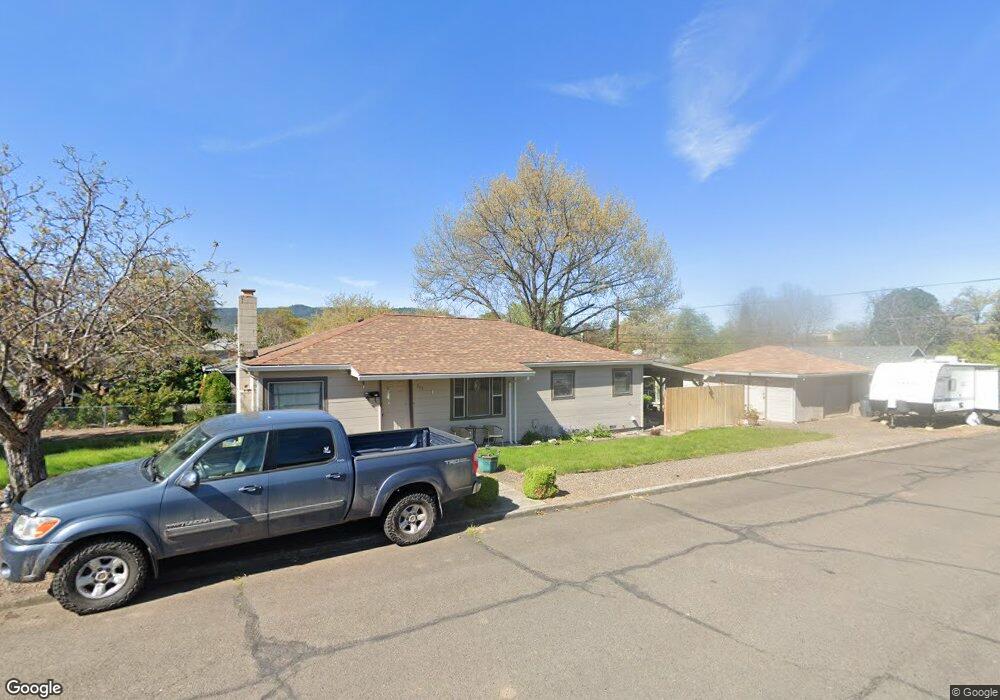 315 N 5th St, Central Point, OR 97502 - photo 1