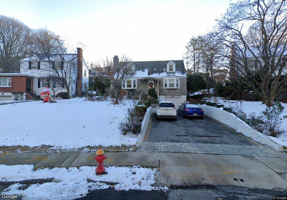 426 Midland Ave, Yonkers, NY 10704 - photo 1