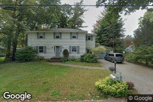 7 Pine Ln, Cumberland Foreside, ME 04110