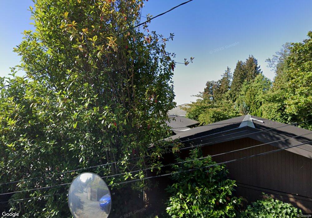 8255 W Mercer Way, Mercer Island, WA 98040 - photo 1