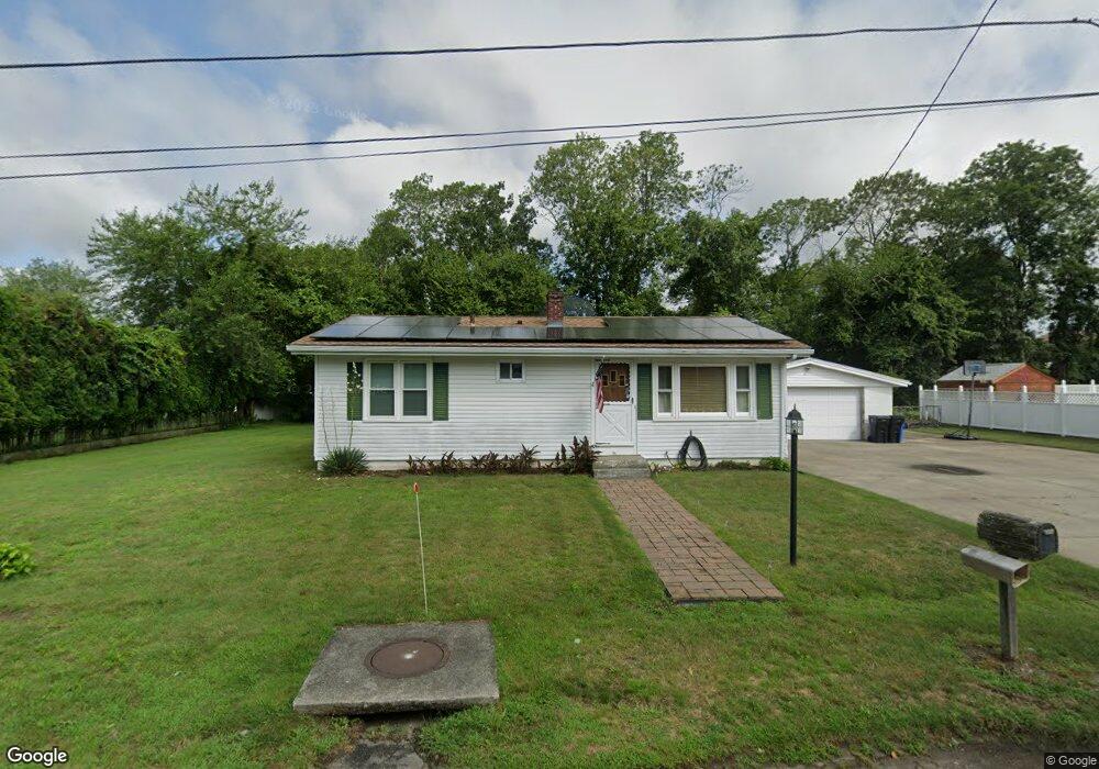 41 Emerson St, South Dartmouth, MA 02748 - photo 1