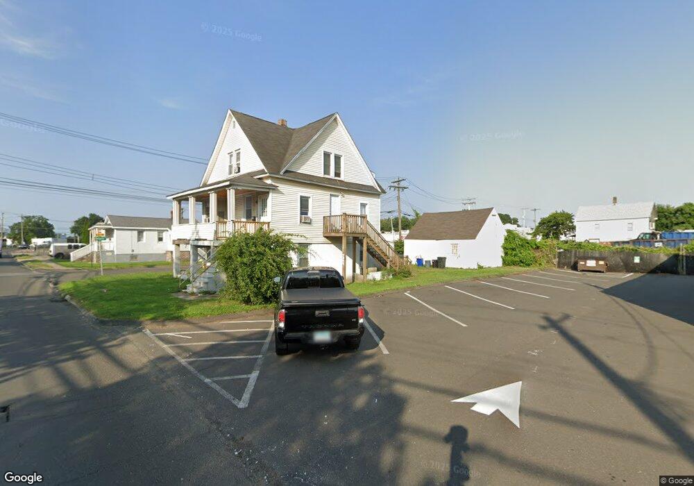 784 Honeyspot Rd unit 3, Stratford, CT 06615 - photo 1