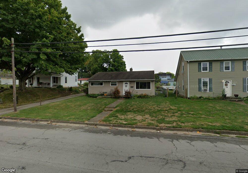 411 Watt St, Circleville, OH 43113 - photo 1
