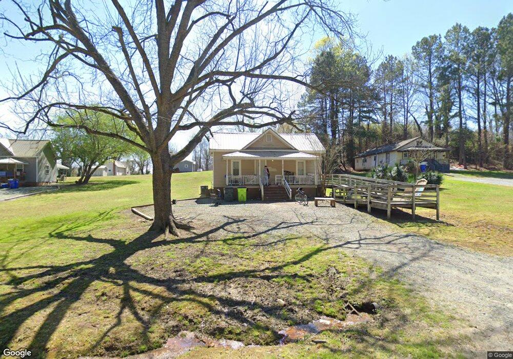 319 W 6th St, Siler City, NC 27344 - photo 1