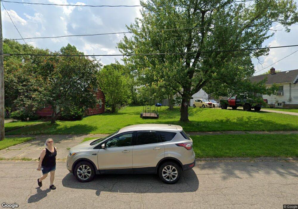 813 Tacken St, Flint, MI 48532 - photo 1