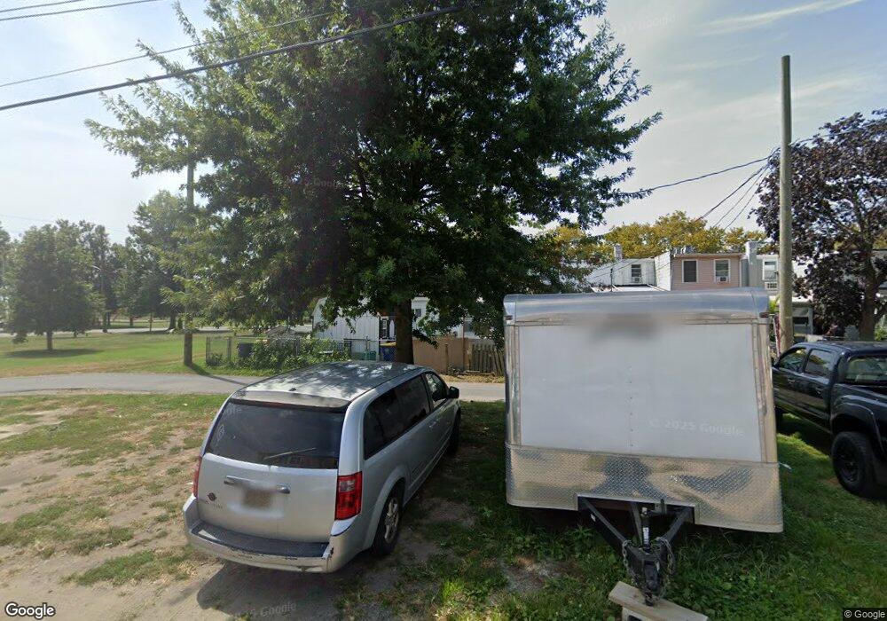 718 Center St, New Castle, DE 19720 - photo 1