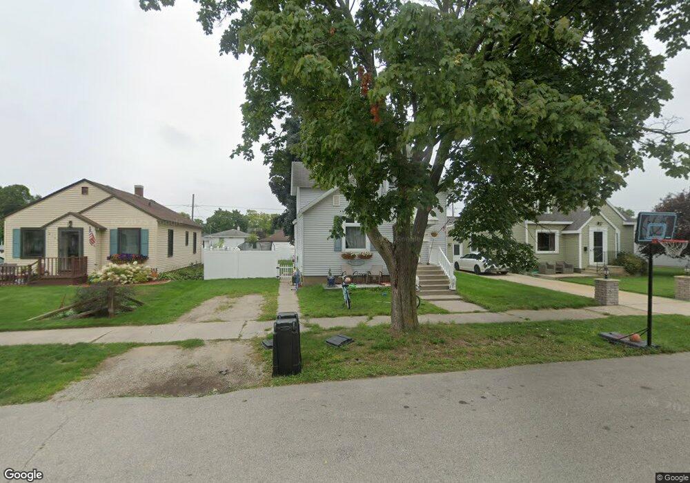 2109 16th Ave, Menominee, MI 49858 - photo 1