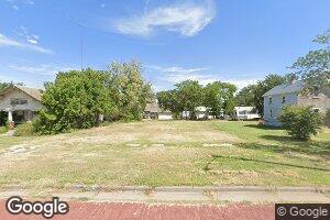 540 W 7th St, Larned, KS 67550