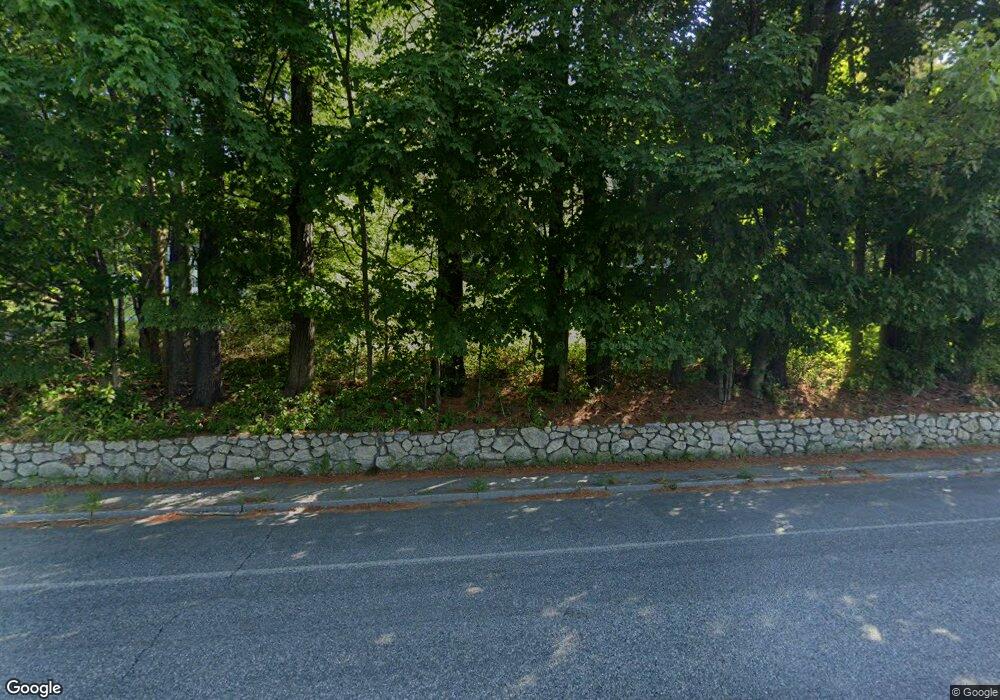 533 Pembroke St, Pembroke, NH 03275 - photo 1