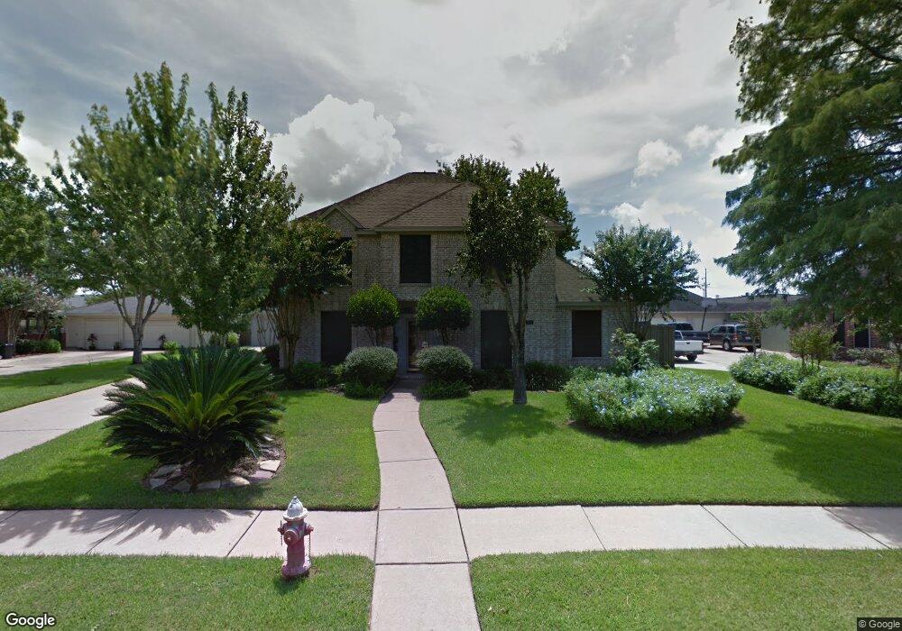 411 Regency Ct, Friendswood, TX 77546 - photo 1