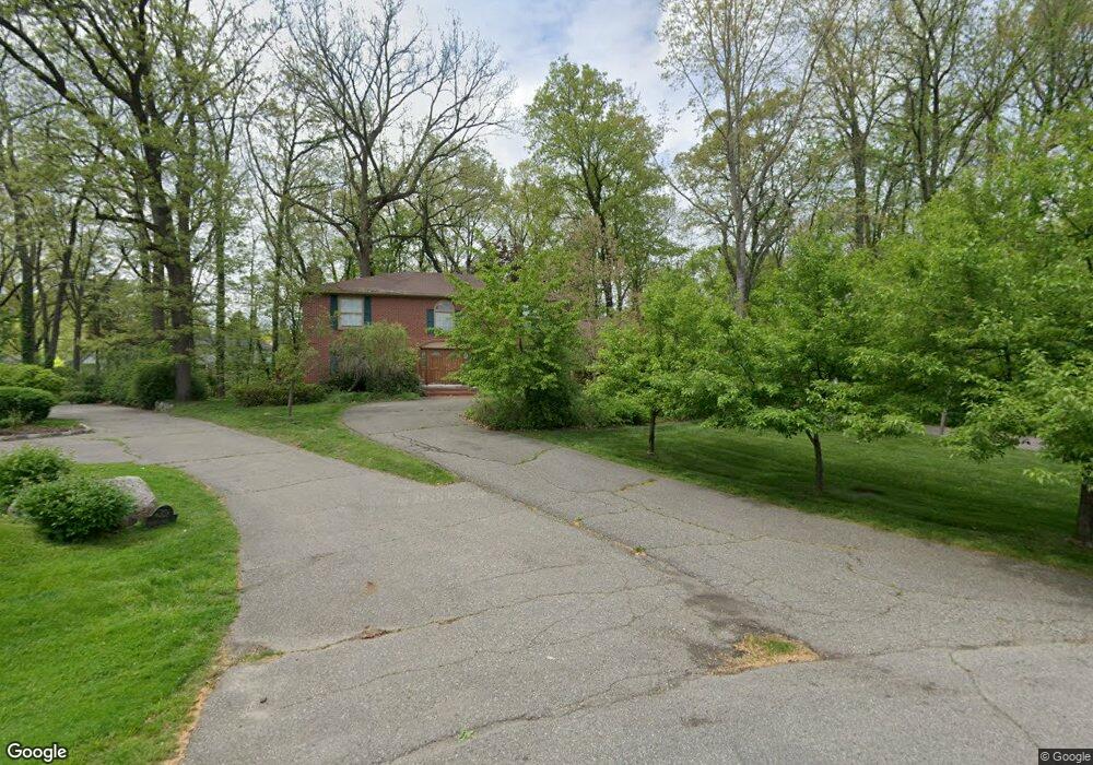 4322 Vernor Ct, Bloomfield Hills, MI 48302 - photo 1