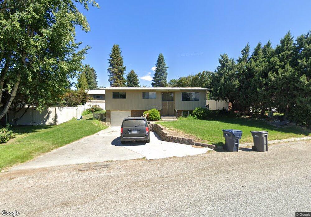 1905 6th St NE, East Wenatchee, WA 98802 - photo 1