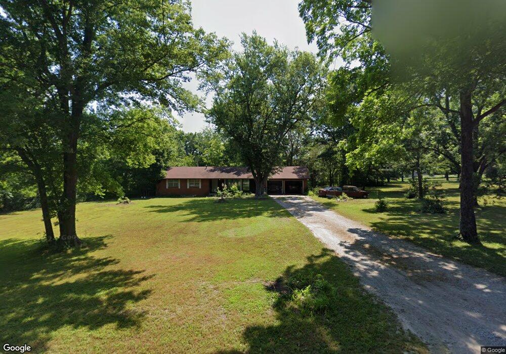 2102 N Cherokee Ave, Chouteau, OK 74337 - photo 1