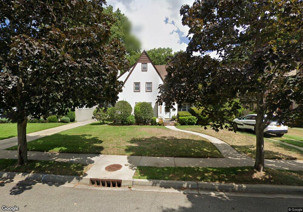 9 Stevens Ave, Hempstead, NY 11550 - photo 1