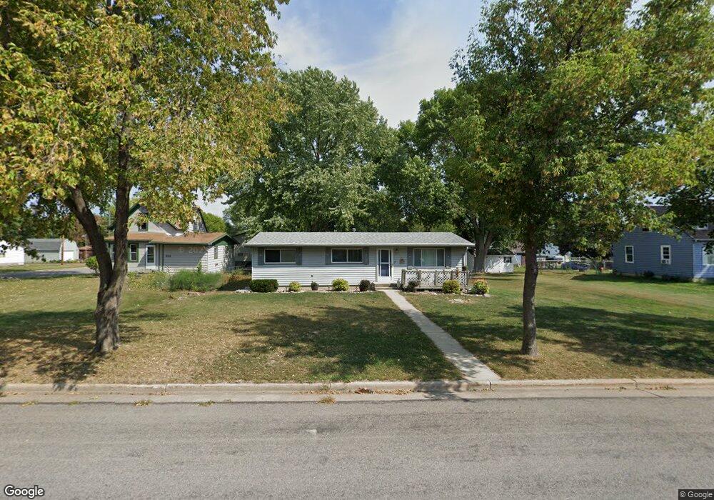 926 N Spring St, New Ulm, MN 56073 - photo 1