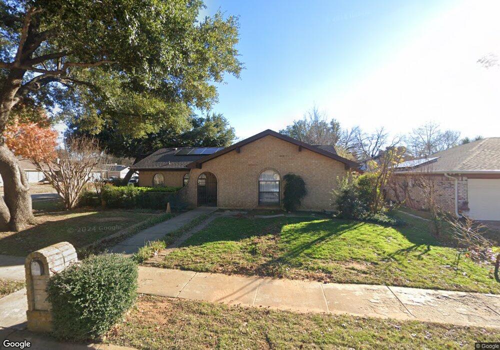 1728 Vicksburg Dr, Bedford, TX 76022 - photo 1