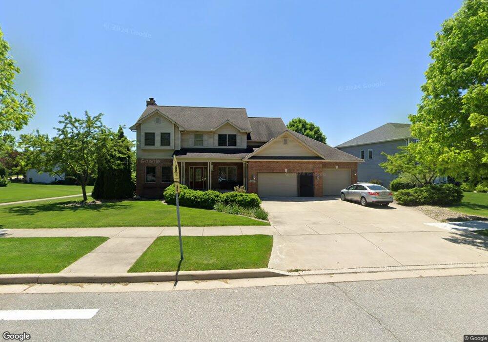 639 Davis Cir, Crown Point, IN 46307 - photo 1