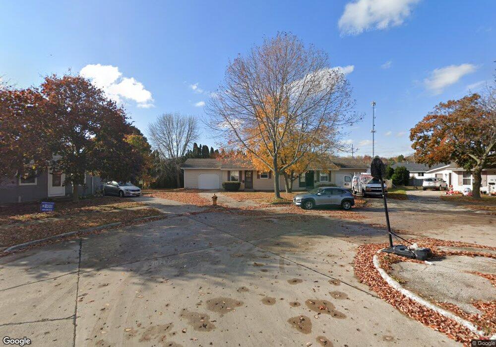 902 Sunset Ct unit 904, Two Rivers, WI 54241 - photo 1