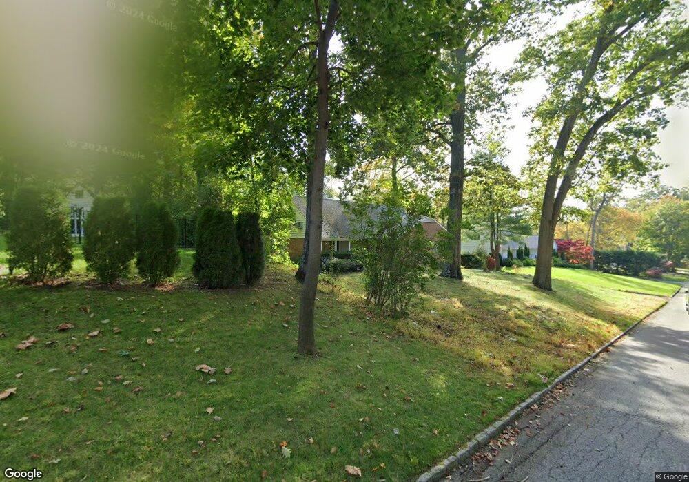 32 Rogers Rd, Great Neck, NY 11024 - photo 1