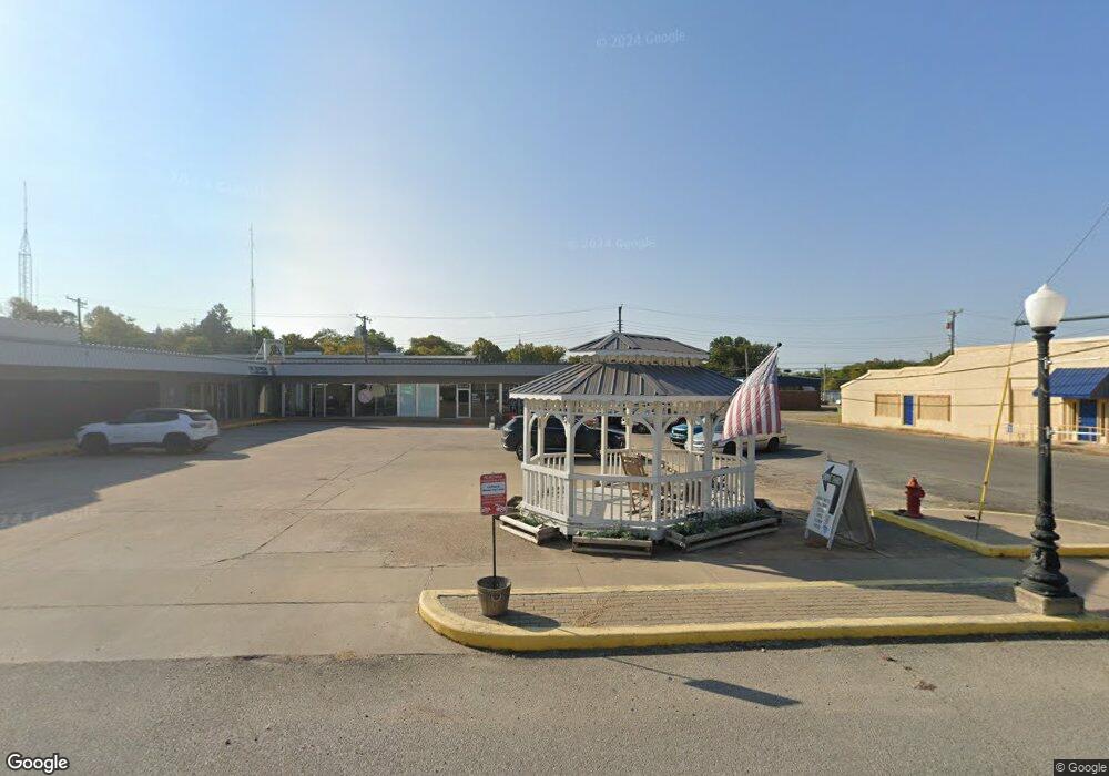 104 E Main St, Locust Grove, OK 74352 - photo 1