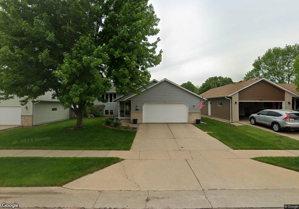 2721 S Alpine Ave, Sioux Falls, SD 57110 - photo 1
