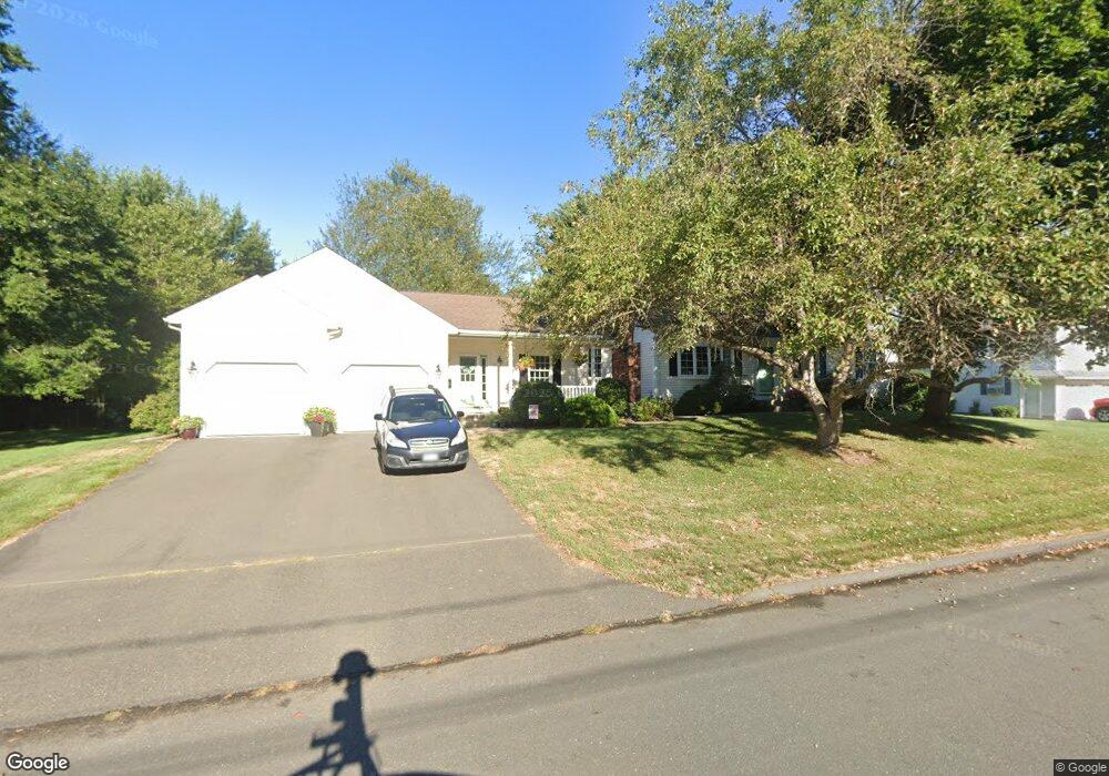 5 Roberts Rd, Enfield, CT 06082 - photo 1