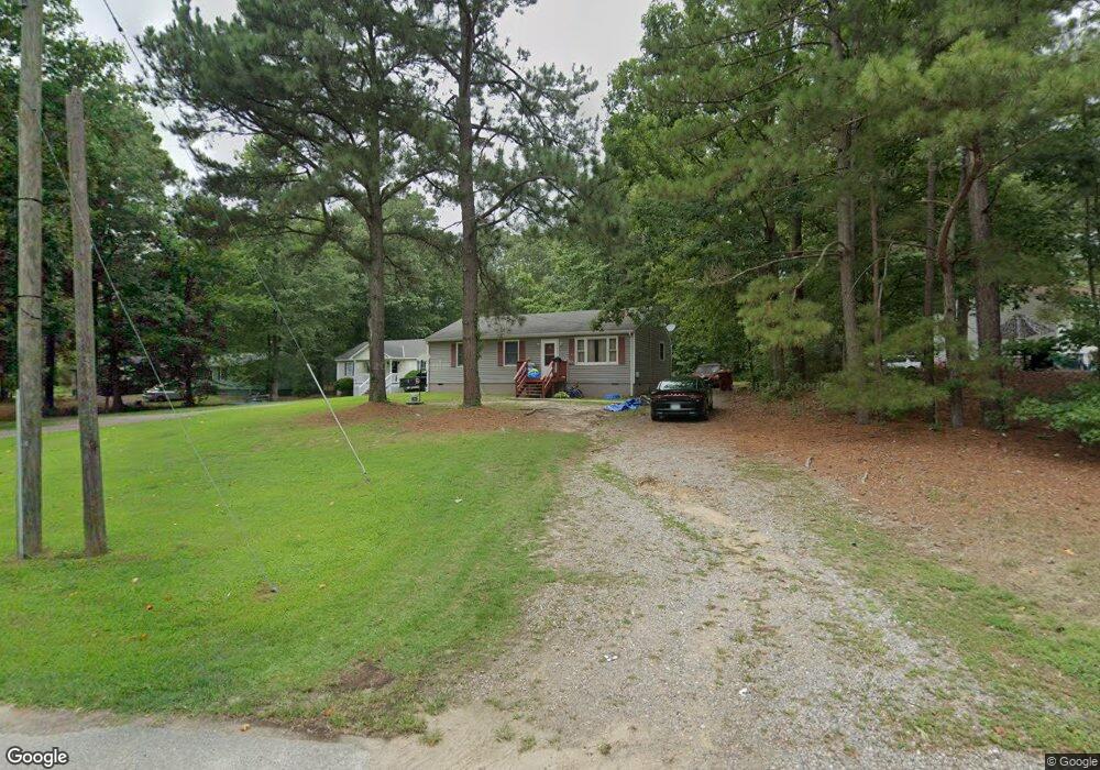 319 Spotswood Dr, Petersburg, VA 23805 - photo 1