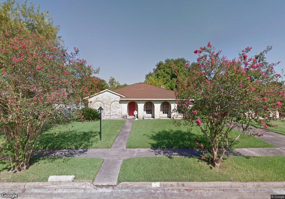 10407 Sagebriar Dr, Houston, TX 77089 - photo 1