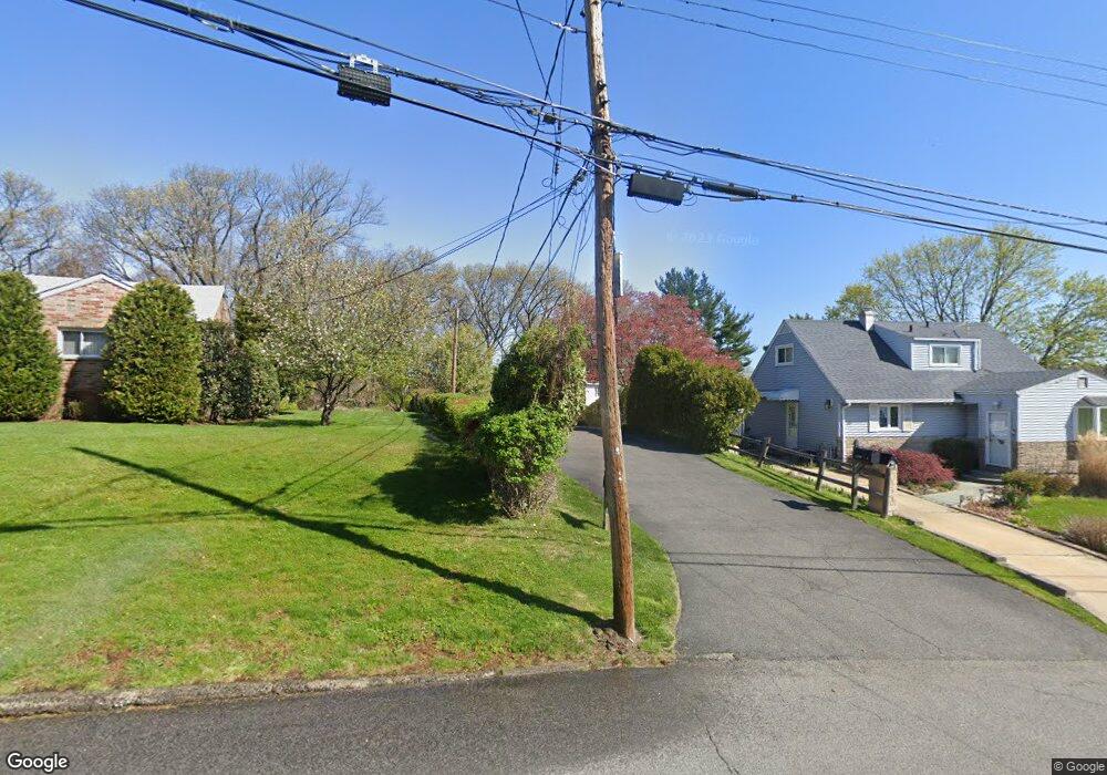 72 Remsen Cir, Yonkers, NY 10710 - photo 1