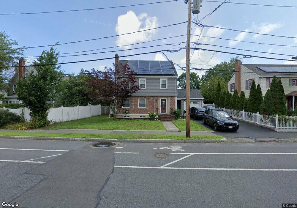 360 Brook Rd unit 1, Milton, MA 02186 - photo 1