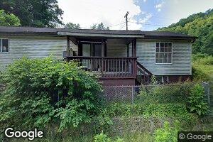 1109 Peachtree Rd, Naoma, WV 25140
