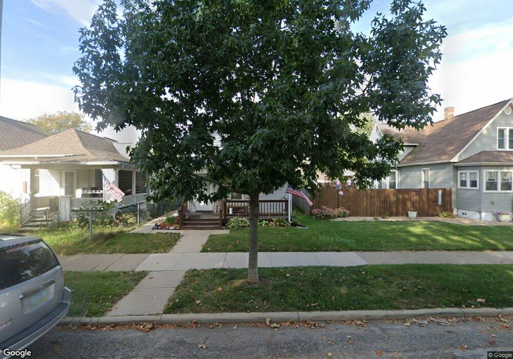 1218 K St SW, Cedar Rapids, IA 52404 - photo 1