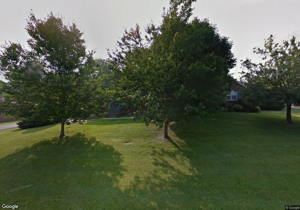 712 Winterhaven Ln, Frankfort, KY 40601 - photo 1