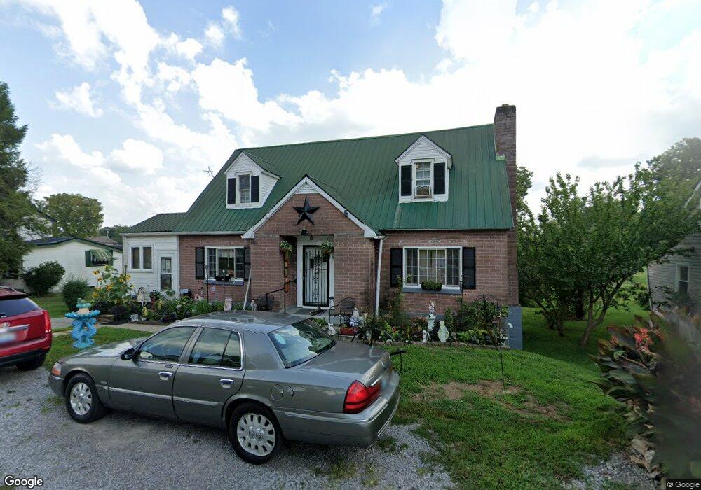 110 W Court St, Harrodsburg, KY 40330 - photo 1