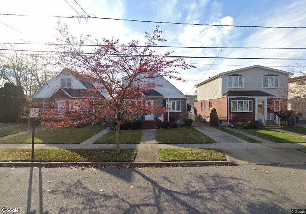 278 Cherry Ln, Floral Park, NY 11001 - photo 1