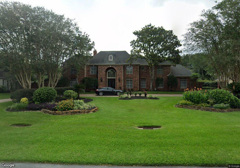 1903 Carriage Creek Ln, Friendswood, TX 77546 - photo 1