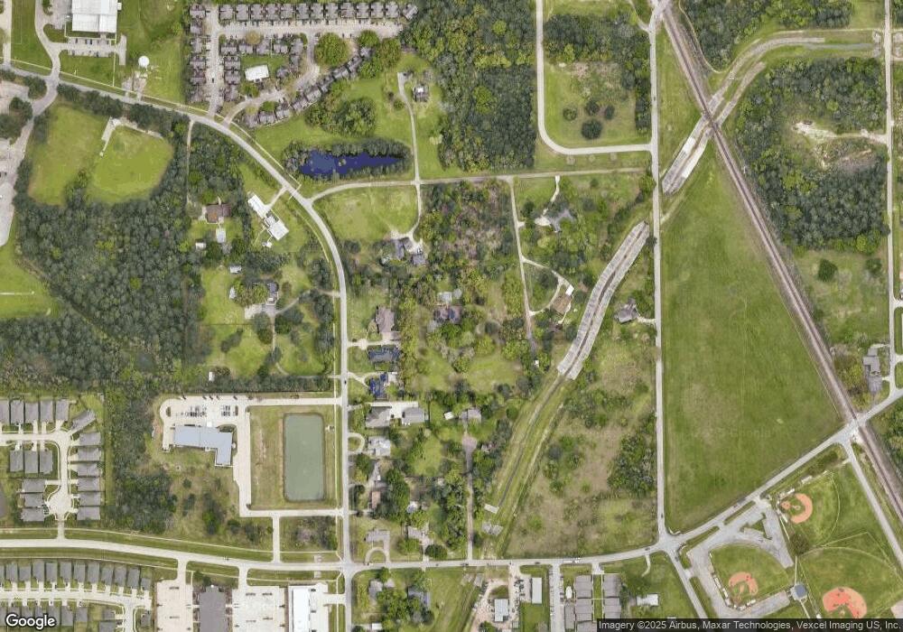 823 Baker Dr, Tomball, TX 77375 - photo 1