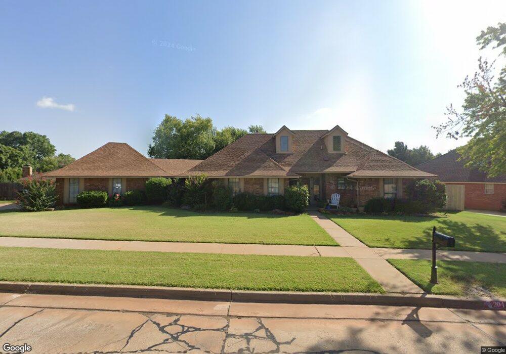 204 S Ramblin Oaks Dr, Moore, OK 73160 - photo 1