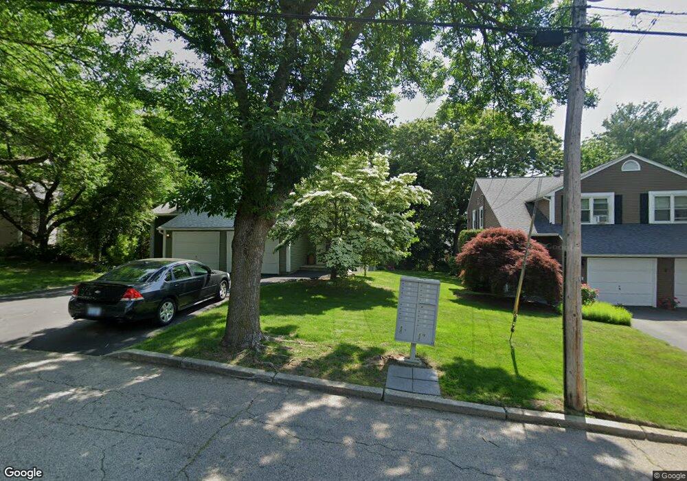 76 Arbor Dr unit 79, Providence, RI 02908 - photo 1